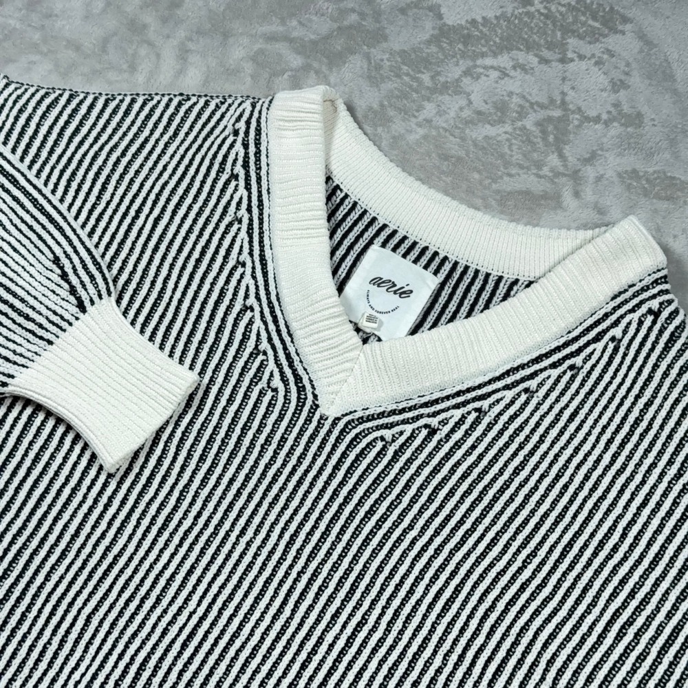 Aerie V-Neck Sweater Womens S Black White Striped Oversized Cropped Knit